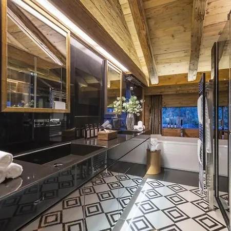 Luxury Truly At The Pinnacle Of Luxurious Mountain شاليه